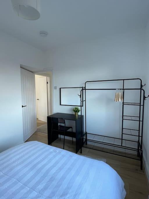 Whole House Modern Two Bedroom In - Free Parking Newcastle upon Tyne