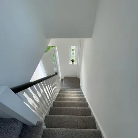 Whole House Modern Two Bedroom In Newcastle - Free Parking Exterior photo